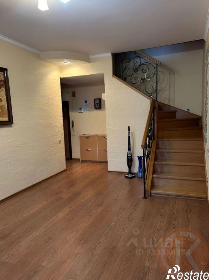 4-комн квартира ул Мира, 4,  д. 4