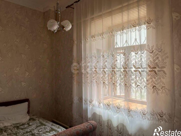 4-комн квартира улица Сергеева-Ценского, 27,  д. 27