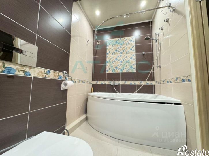 3-комн квартира улица Караманова, 3,  д. 3