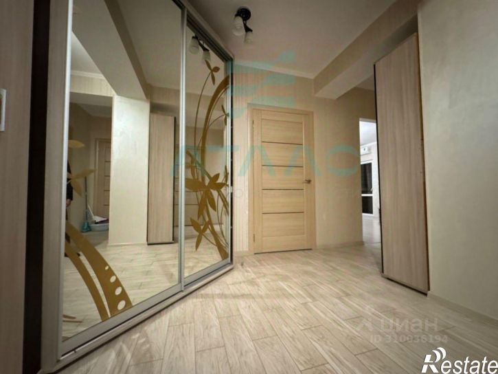 3-комн квартира улица Караманова, 3,  д. 3