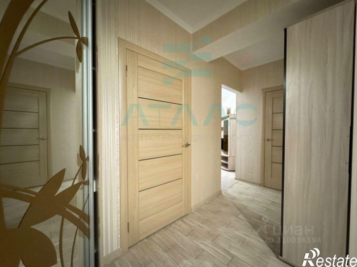 3-комн квартира улица Караманова, 3,  д. 3