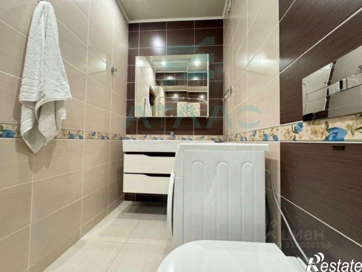 3-комн квартира улица Караманова, 3,  д. 3