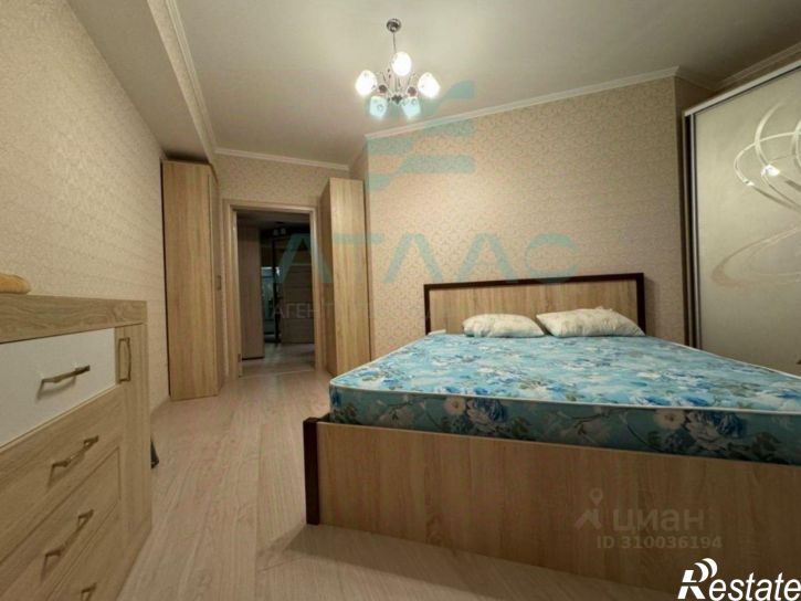 3-комн квартира улица Караманова, 3,  д. 3