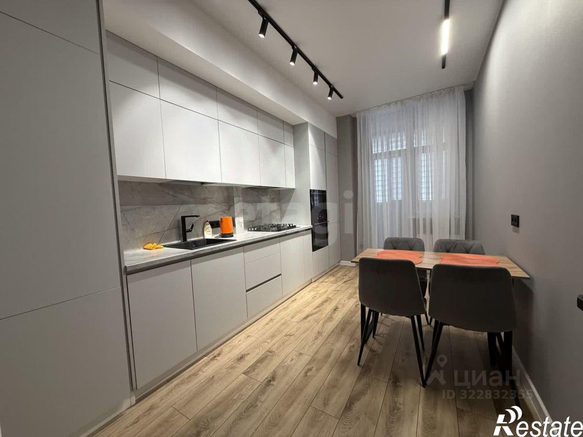 Сдать квартиру за 82 000 рублей на Набережная улица, 46