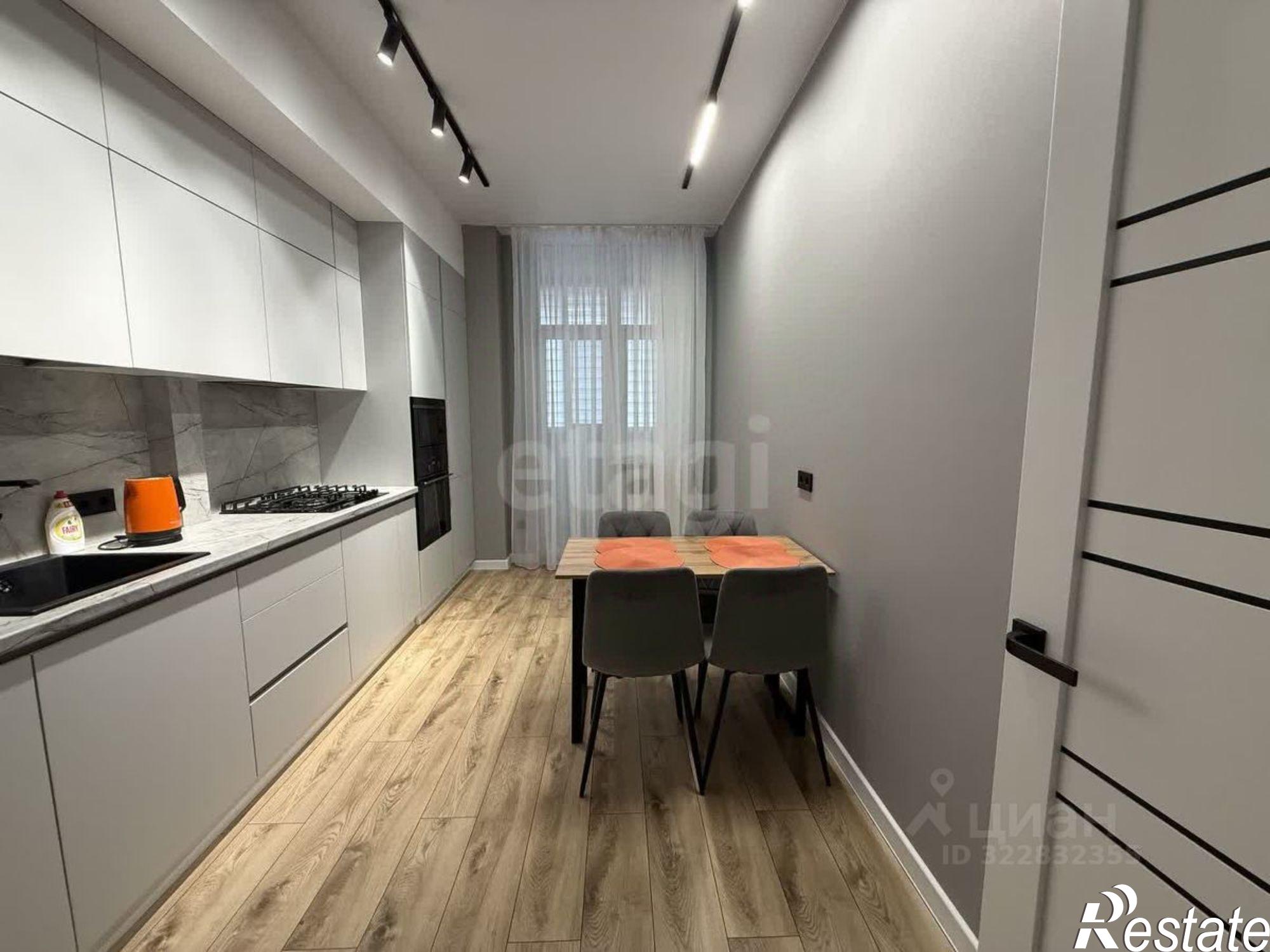 Сдать квартиру за 82 000 рублей на Набережная улица, 46