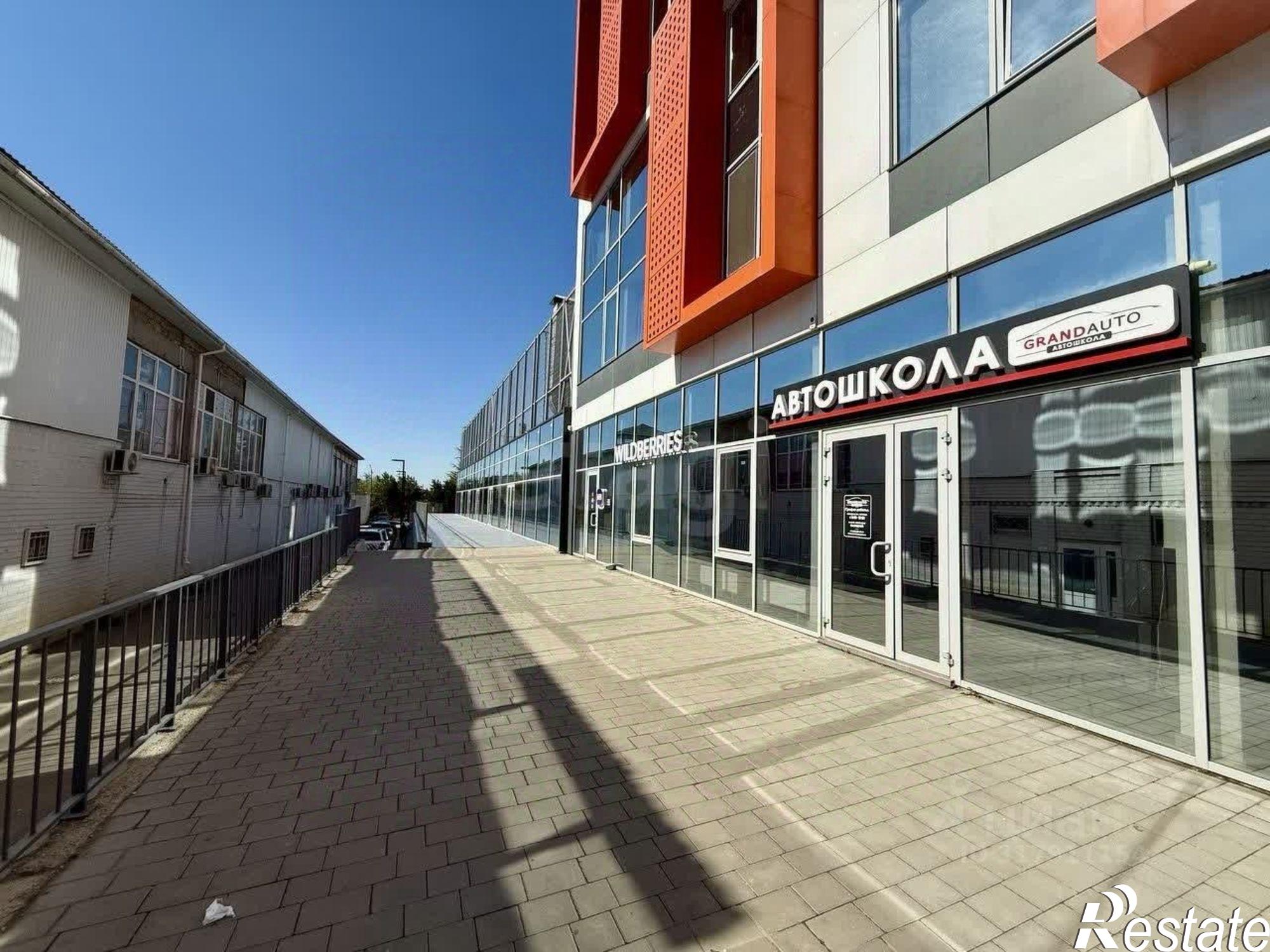 Купить офис, помещение под офис за 15 920 400 рублей на ул Беспалова, 49