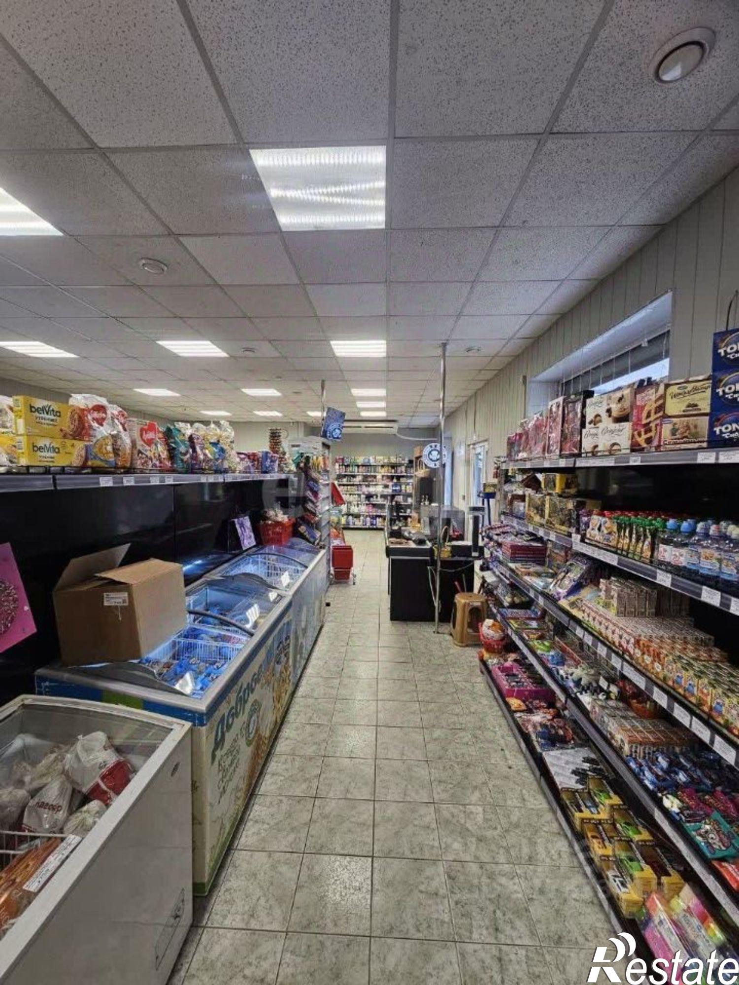 Купить торговое помещение за 36 000 000 рублей на ул 51-й Армии, 58а