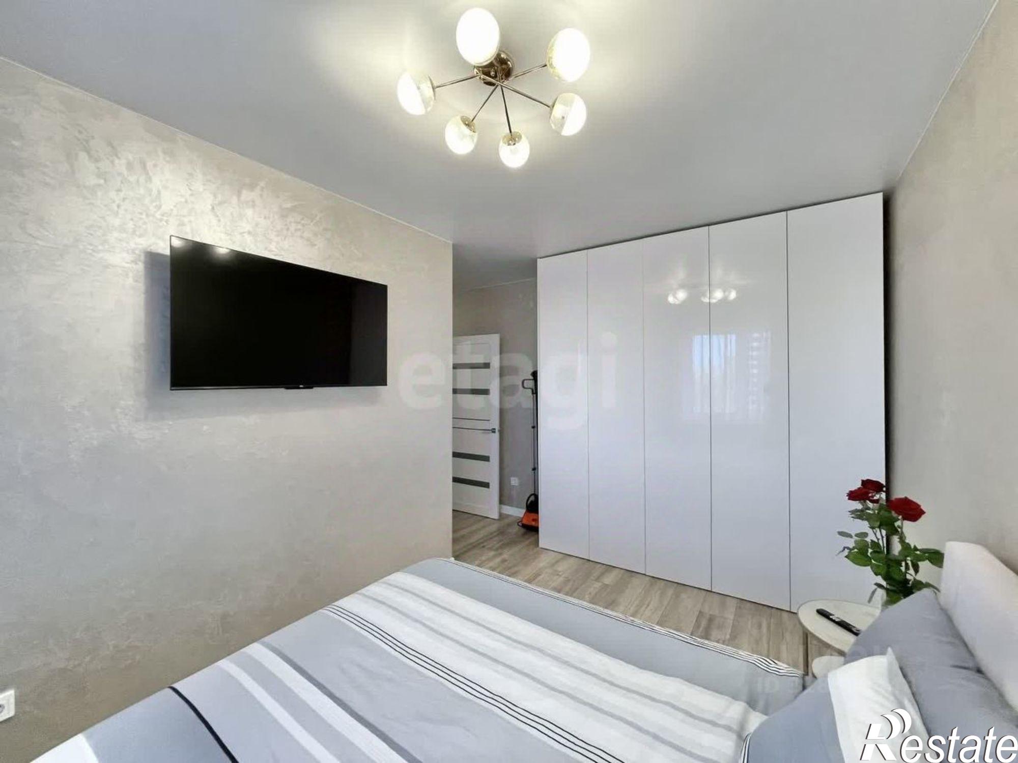 Купить квартиру за 10 000 000 рублей на Луговая улица, 12