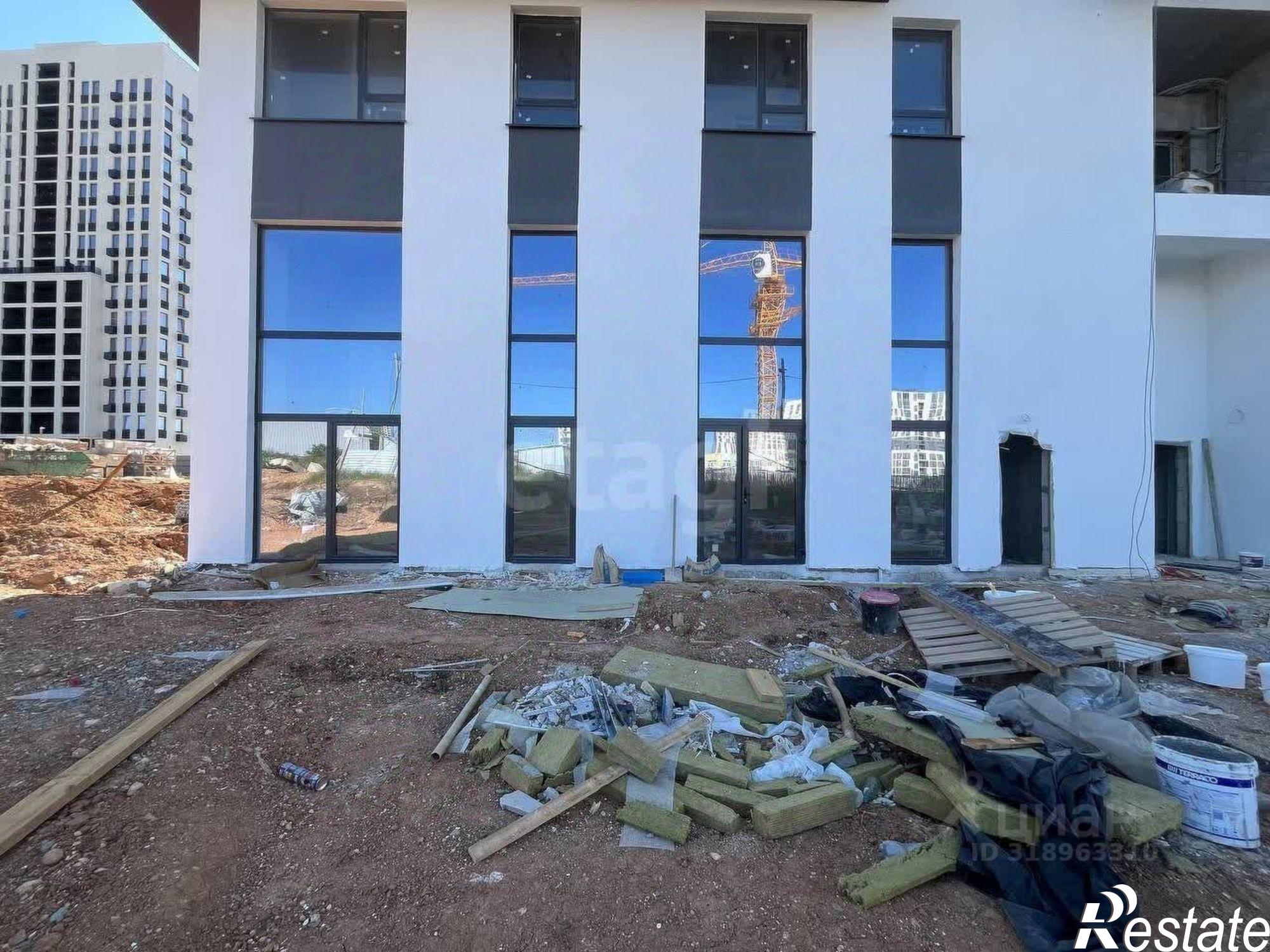 Купить торговое помещение за 12 841 800 рублей на проспект Александра Суворова, 97