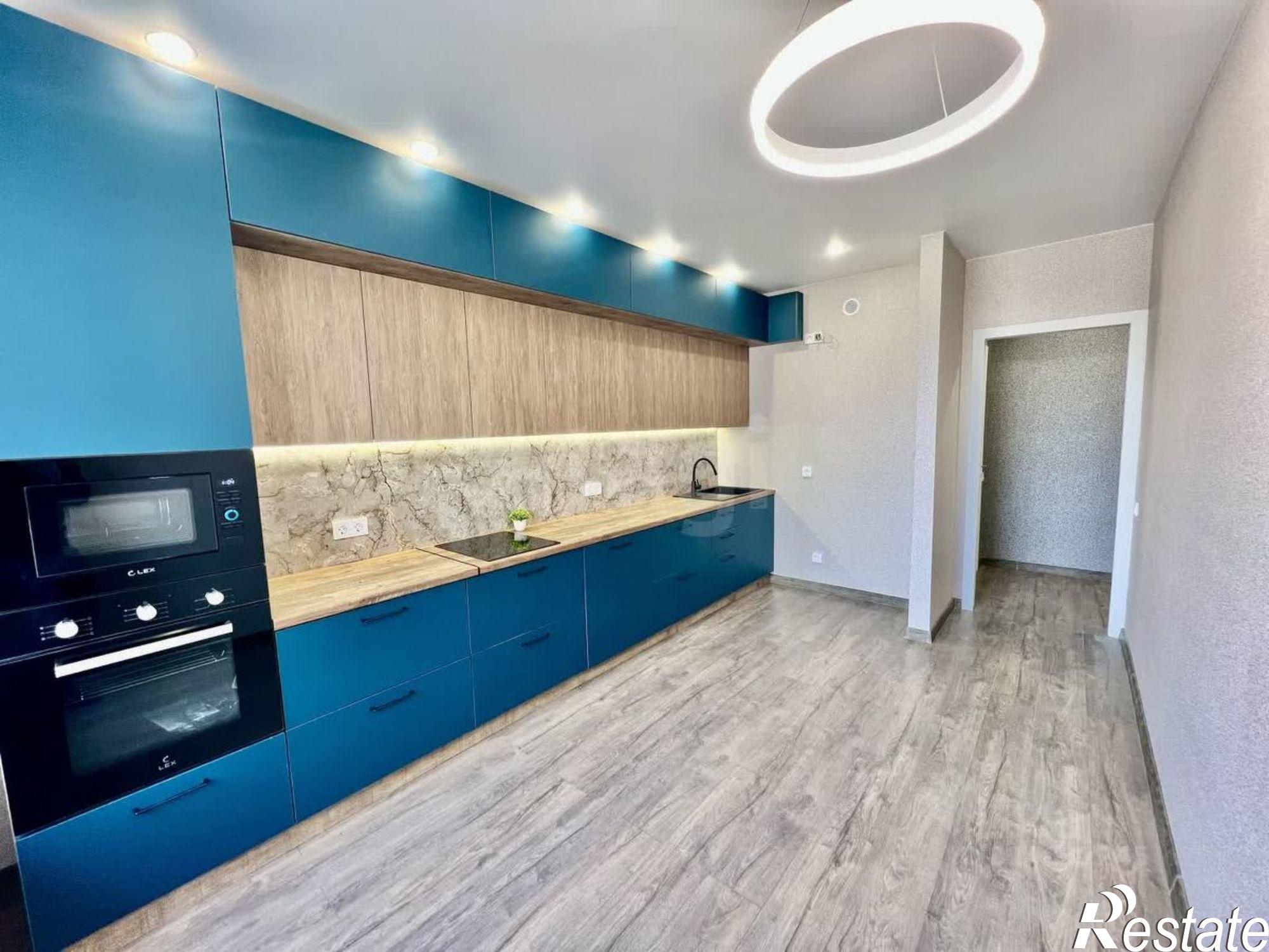 Купить квартиру за 12 500 000 рублей на пр-кт Александра Суворова, 97