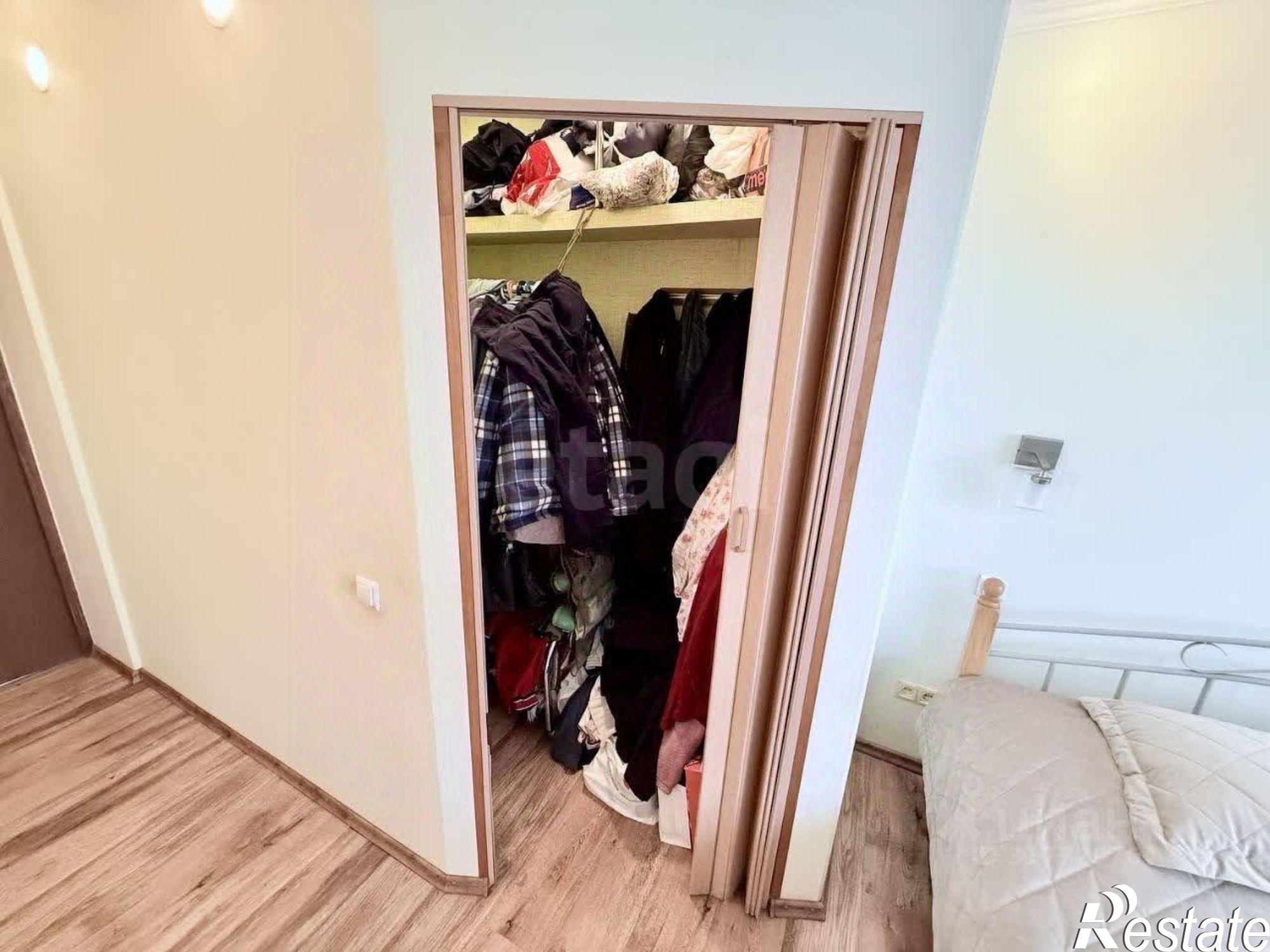 Купить квартиру за 12 500 000 рублей на ул Залесская, 44