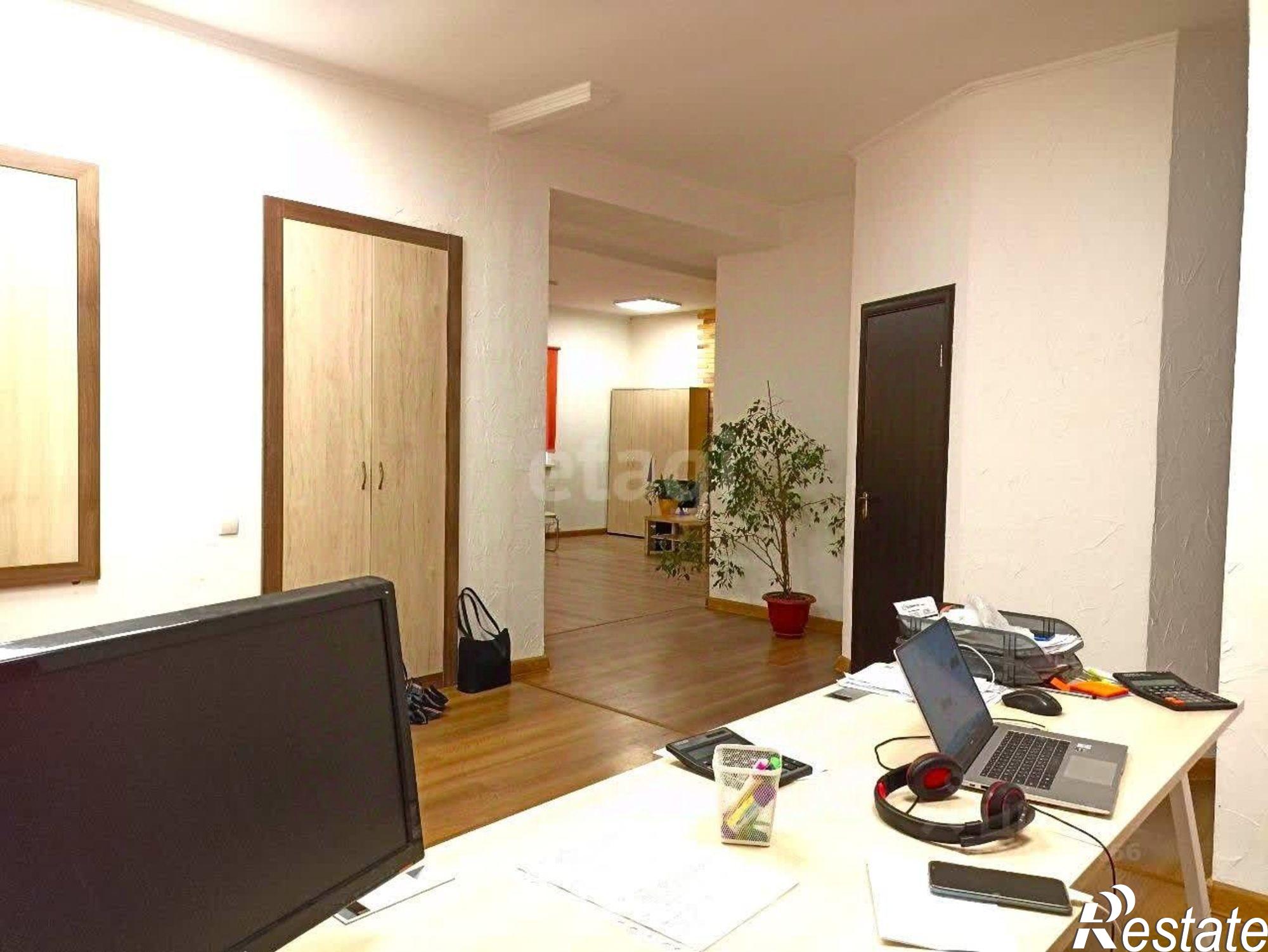 Купить офис, помещение под офис за 20 957 500 рублей на ул Петропавловская, 14