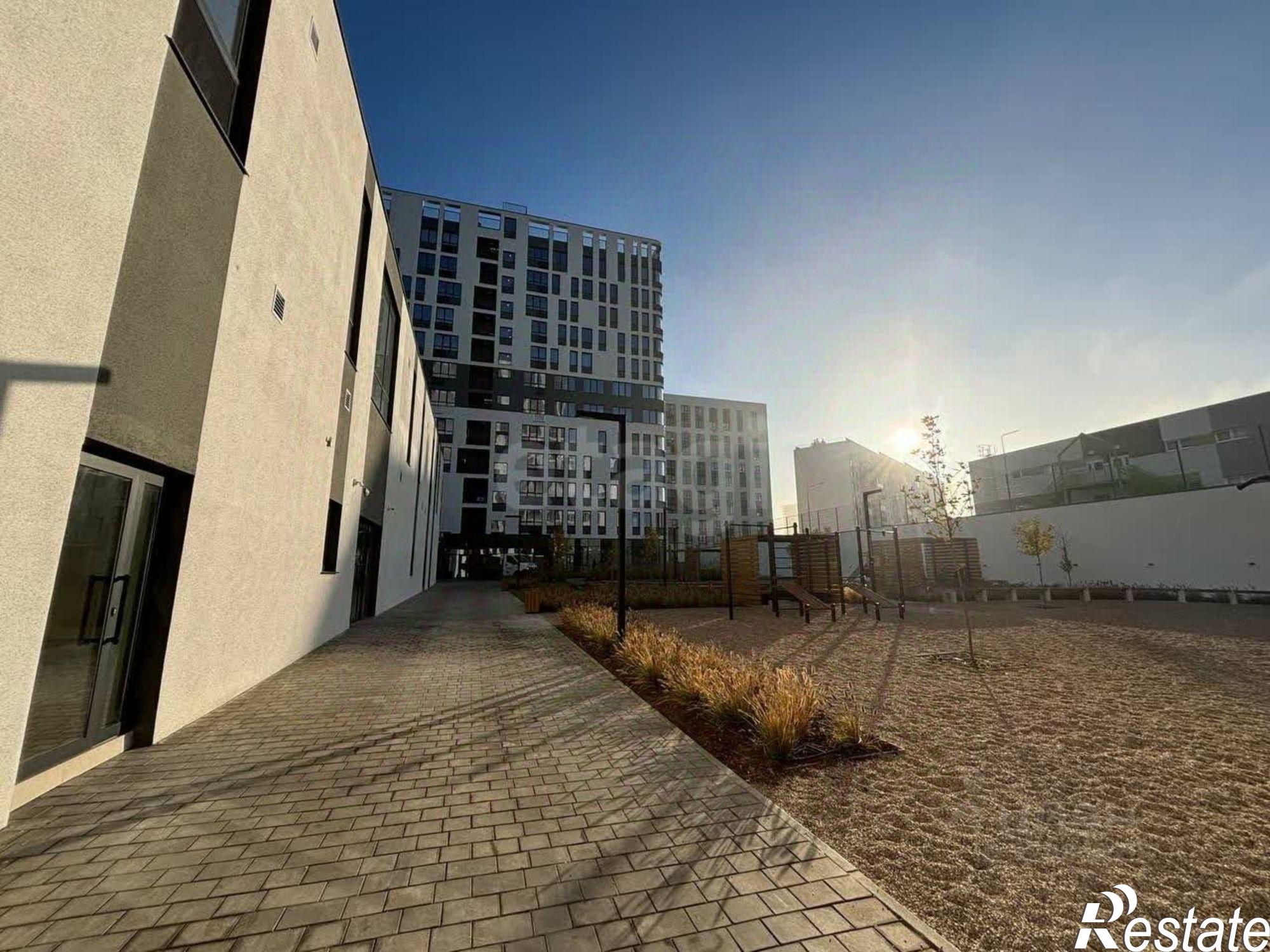 Купить квартиру за 8 500 000 рублей на проспект Александра Суворова, 101