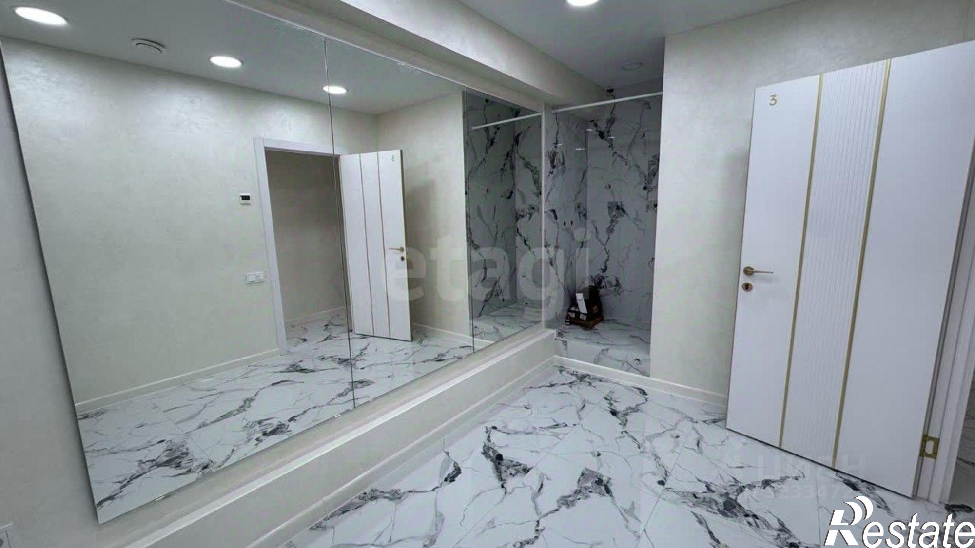 Купить офис, помещение под офис за 10 767 800 рублей на Луговая улица, 12