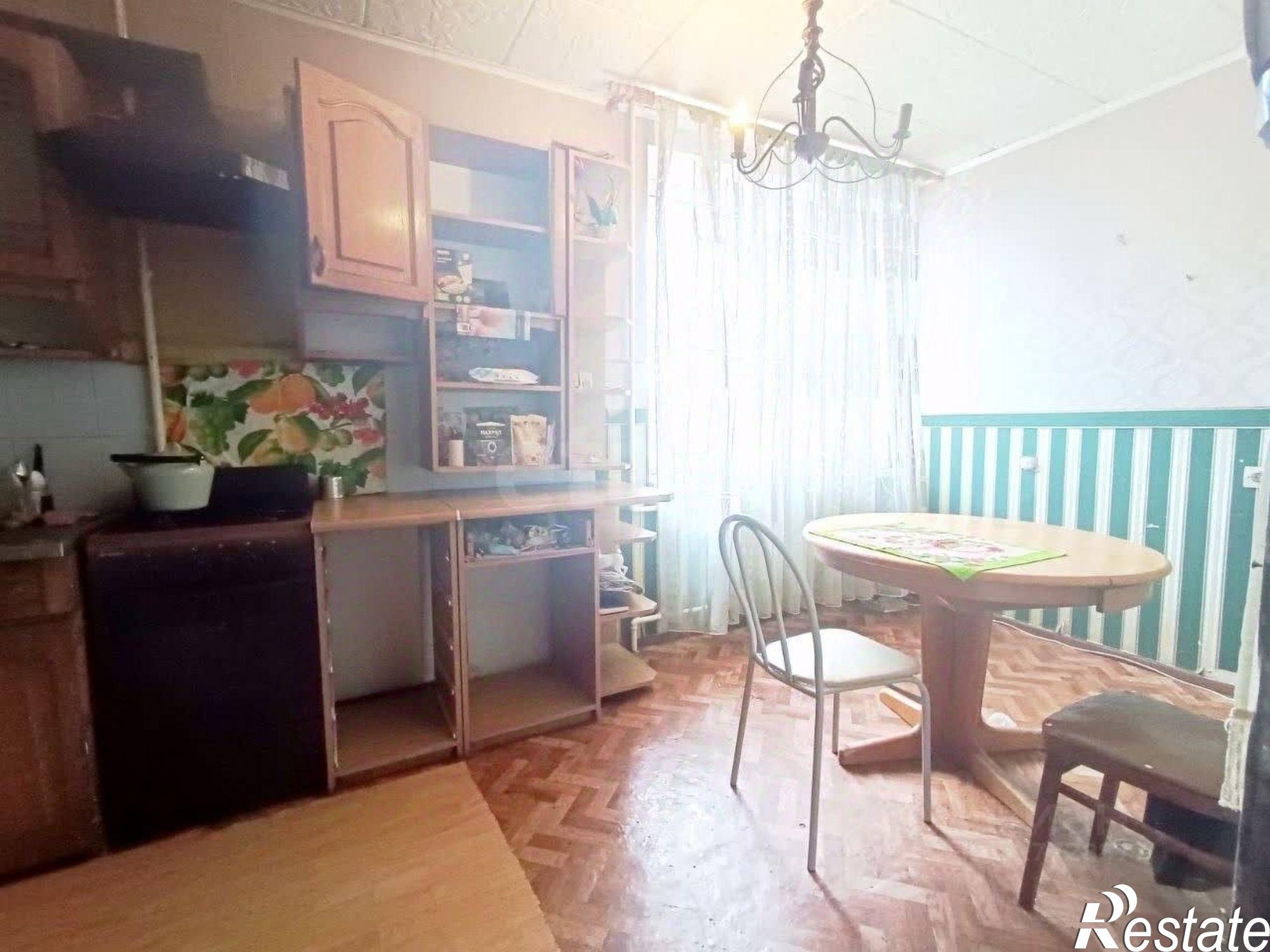 Купить квартиру за 10 000 000 рублей на Залесская улица, 101