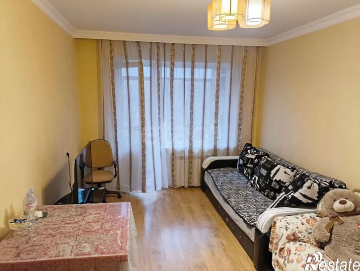 2-комн квартира улица 60 лет Октября, 17,  д. 17