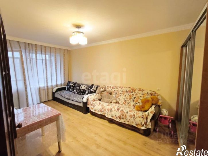 2-комн квартира улица 60 лет Октября, 17,  д. 17