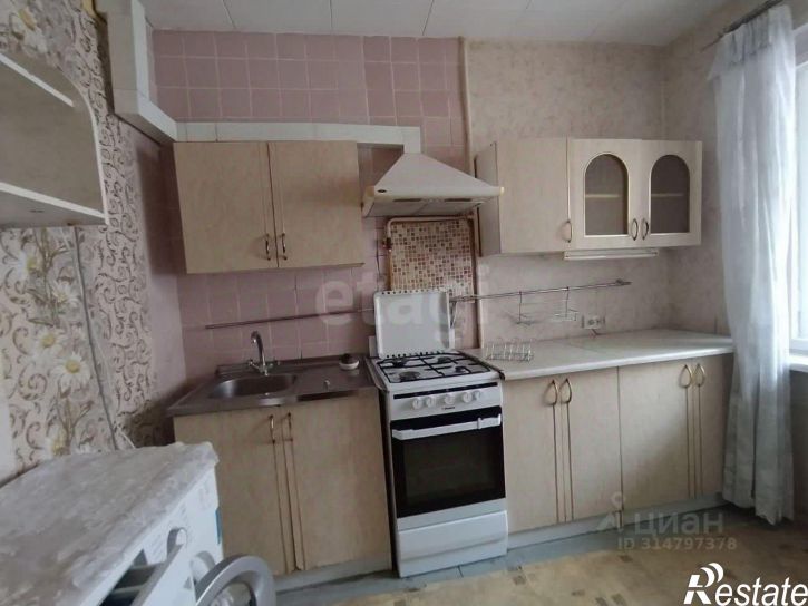 3-комн квартира улица 60 лет Октября, 17,  д. 17