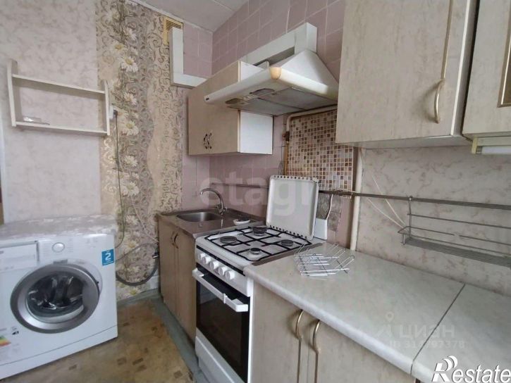 3-комн квартира улица 60 лет Октября, 17,  д. 17