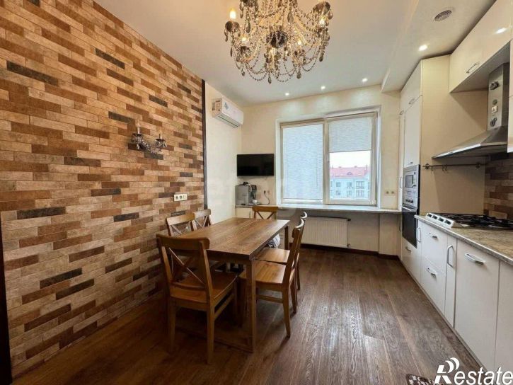 3-комн квартира ул Битакская, 64,  д. 64