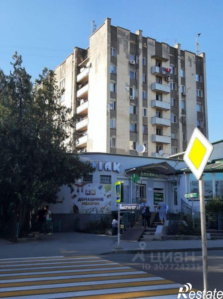 Комната улица Лизы Чайкиной, 3,  д. 3