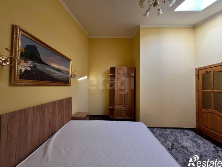 3-комн квартира улица Будённого, 33Б,  д. 33Б