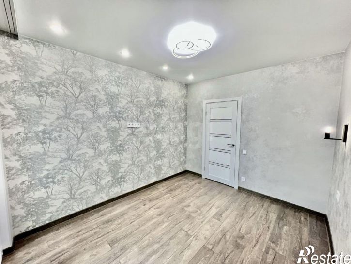 2-комн квартира пр-кт Александра Суворова, 97,  д. 97