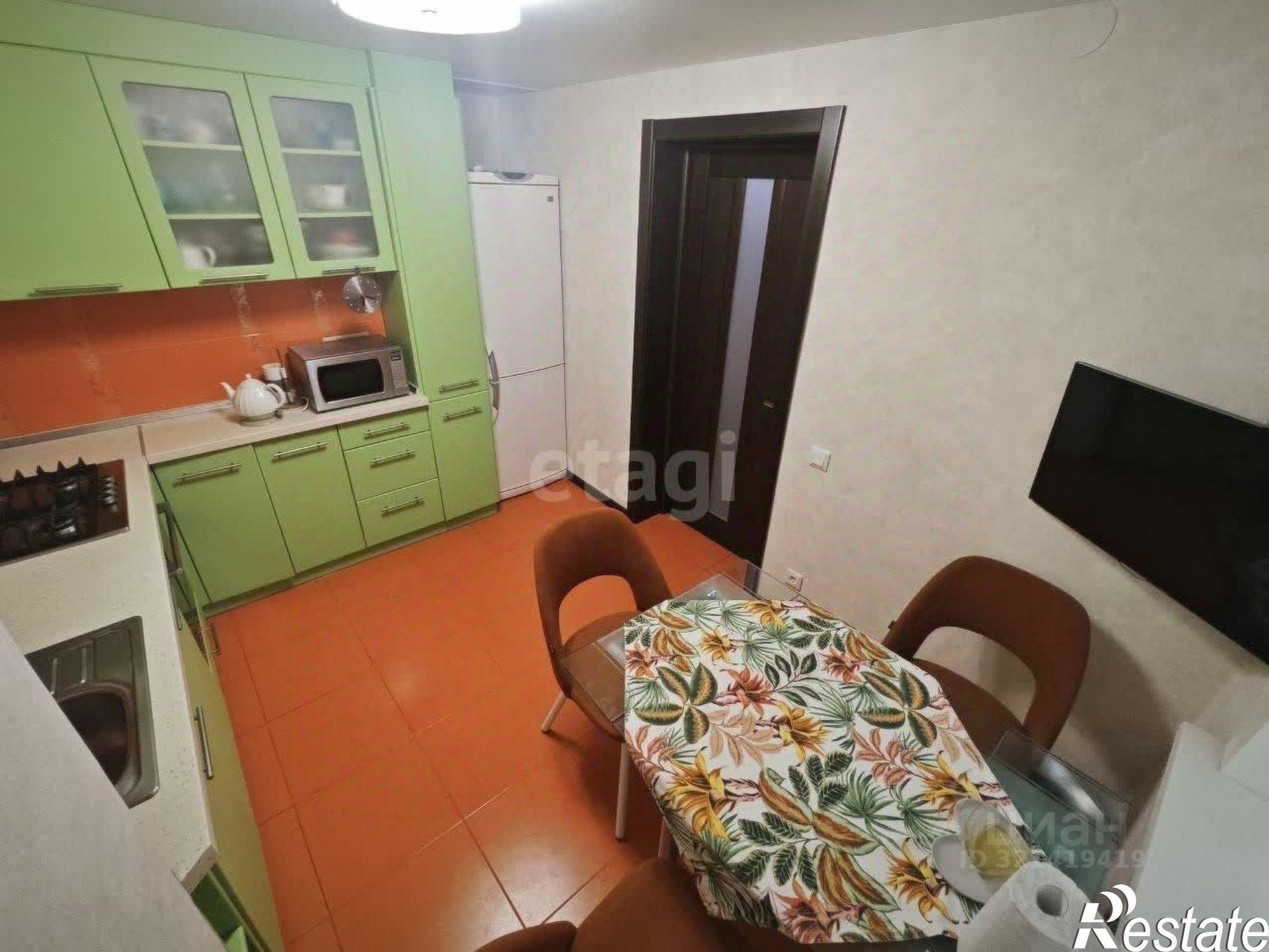 Купить квартиру за 9 800 000 рублей на улица Крылова, 128/28