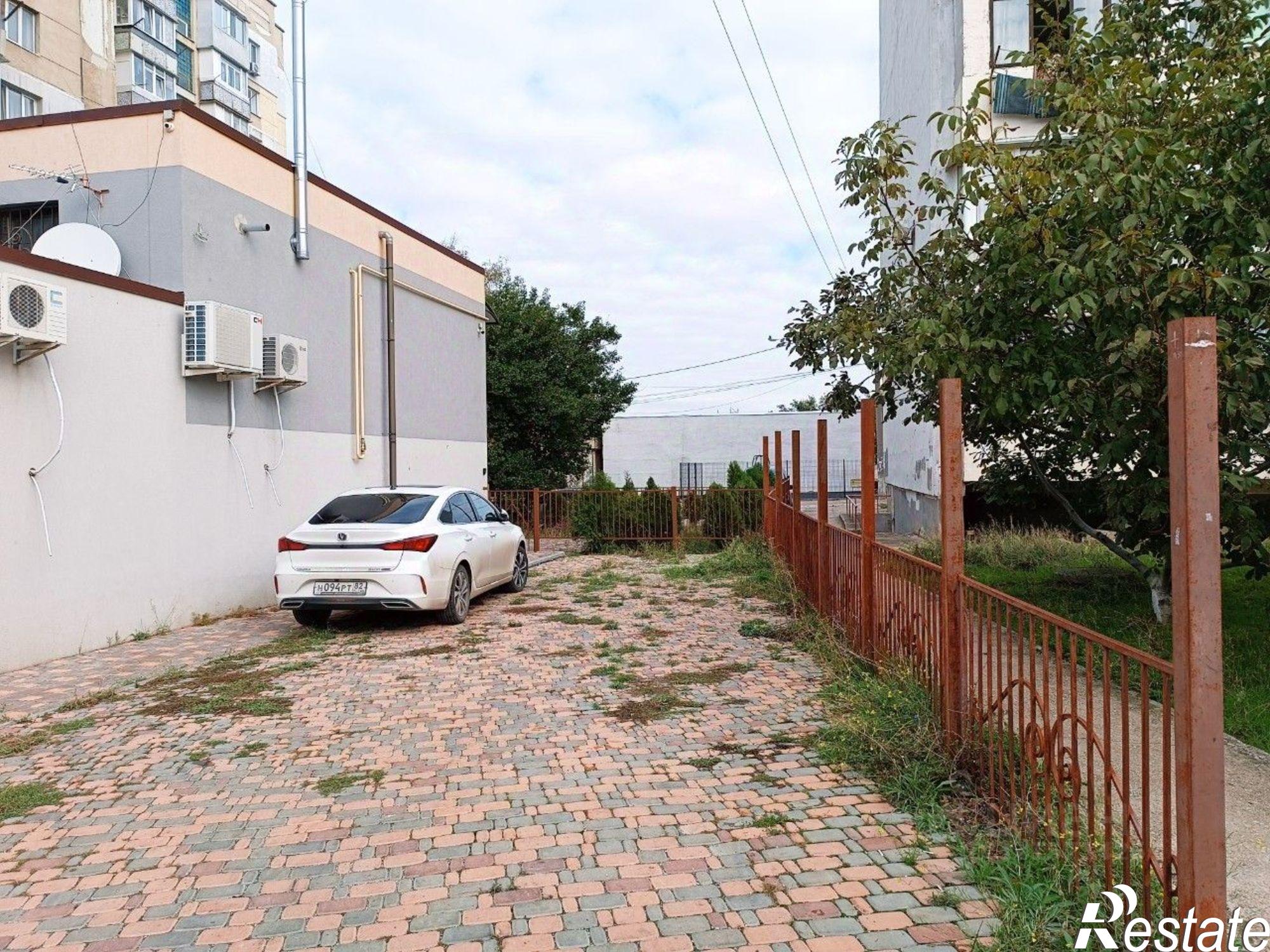 Купить офис, помещение под офис за 12 000 000 рублей на улица Ладыгина, 21