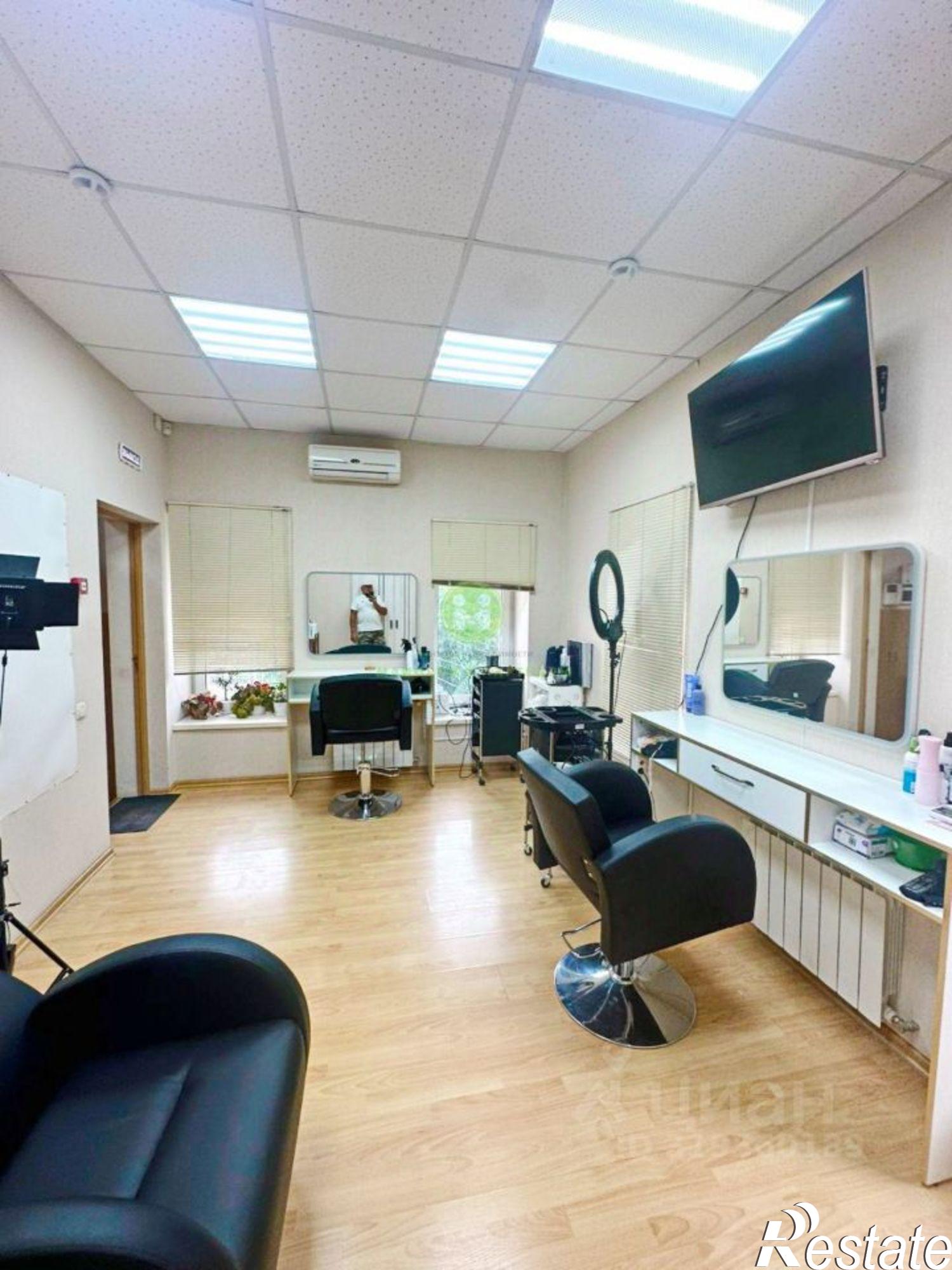 Купить офис, помещение под офис за 12 000 000 рублей на Екатерининская улица