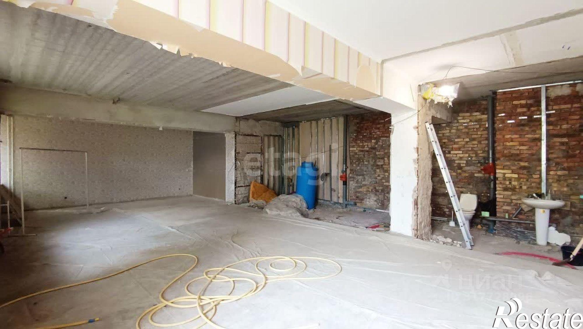 Купить квартиру за 28 000 000 рублей на ул Беспалова, 49