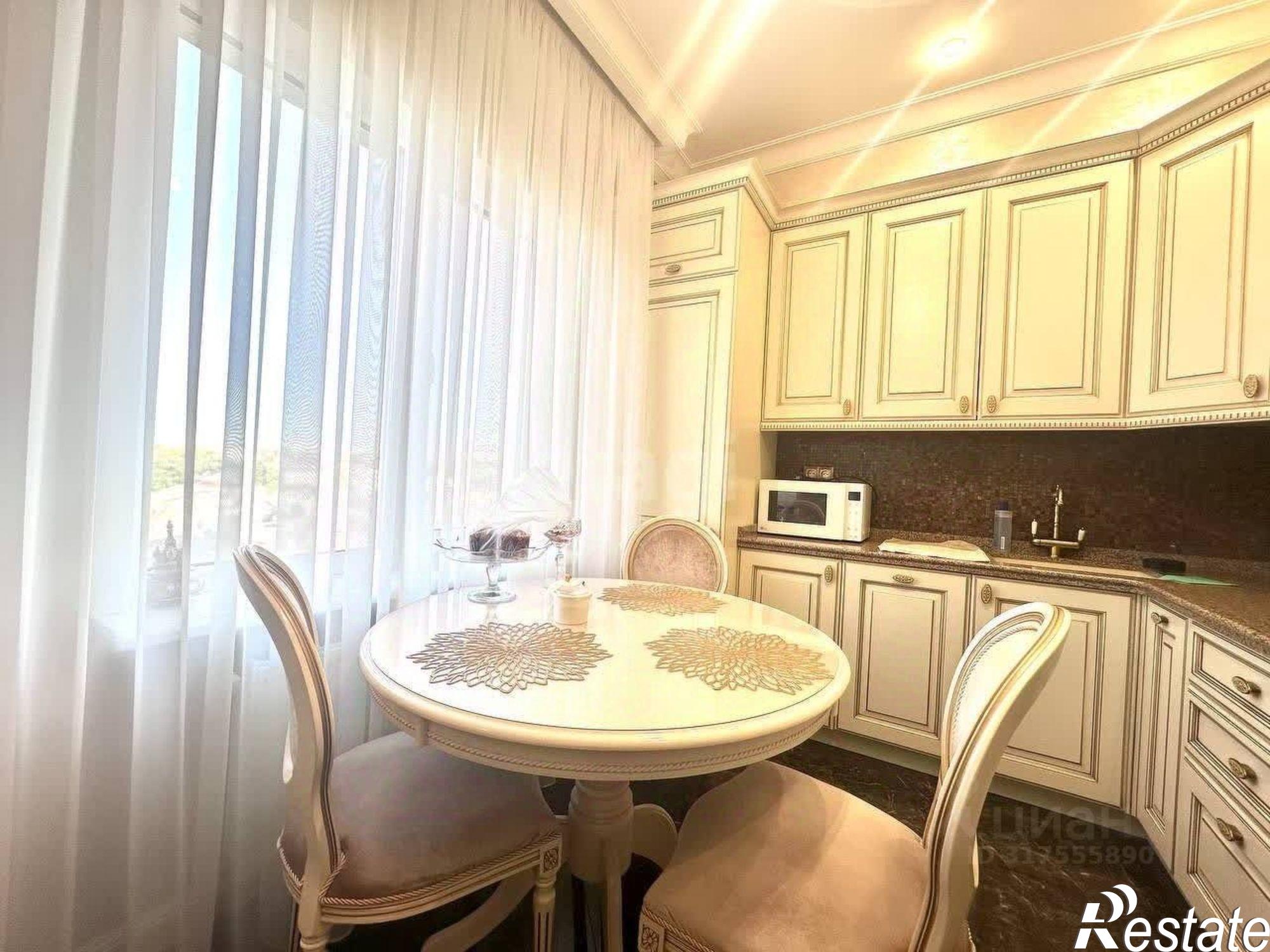 Купить квартиру за 17 700 000 рублей на улица Крылова, 128/28