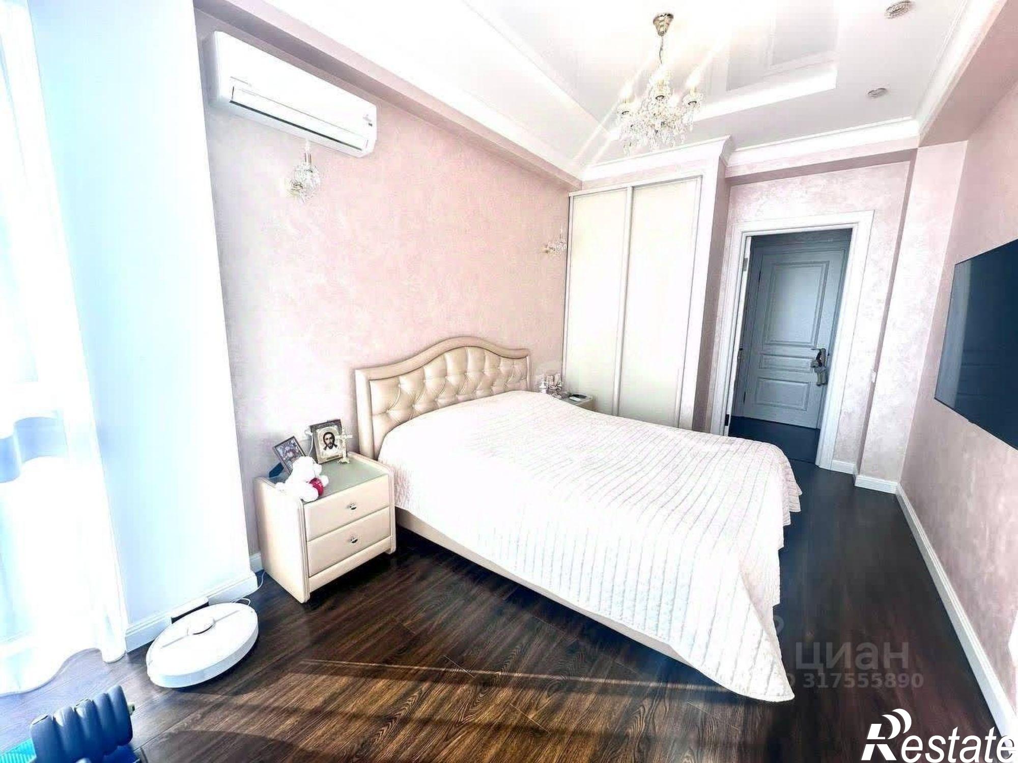 Купить квартиру за 17 700 000 рублей на улица Крылова, 128/28