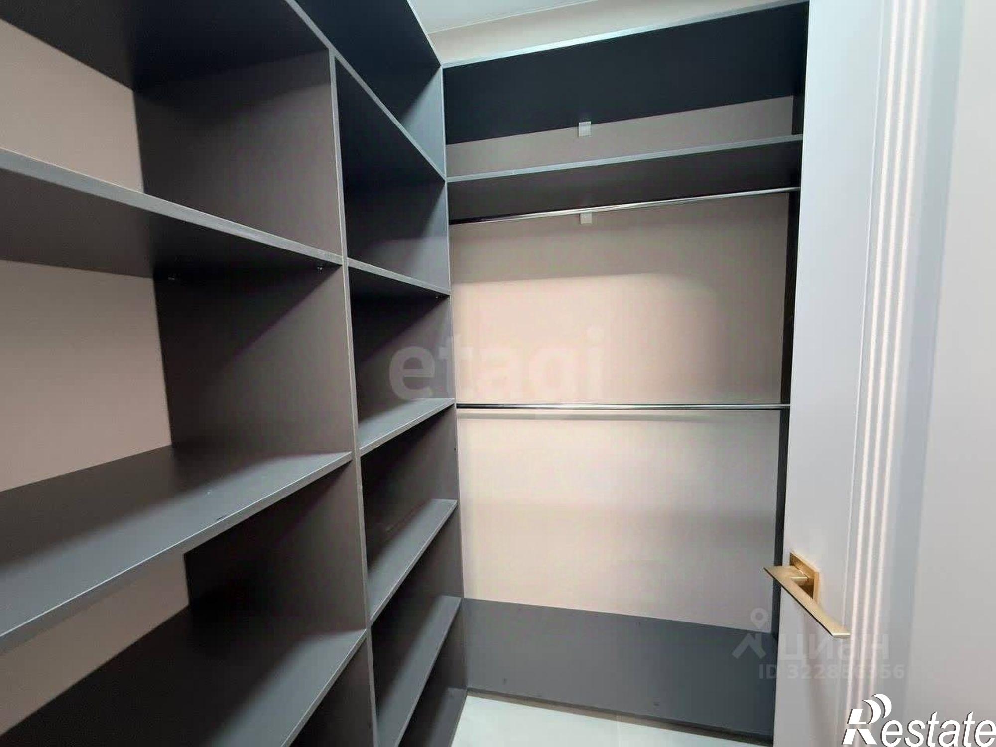 Купить квартиру за 8 600 000 рублей на проспект Александра Суворова, 101