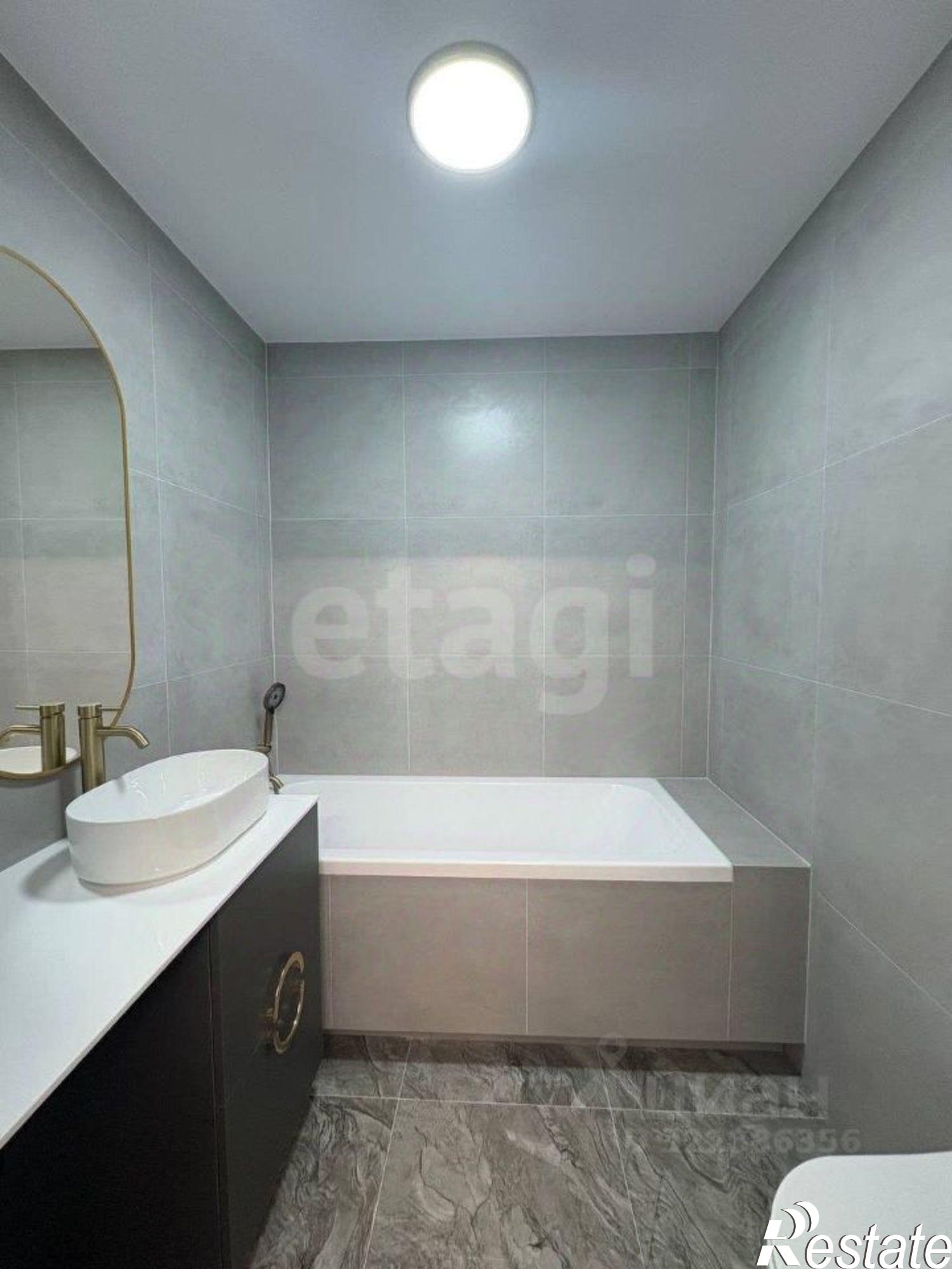 Купить квартиру за 8 600 000 рублей на проспект Александра Суворова, 101