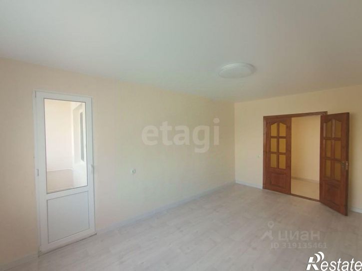 3-комн квартира улица 60 лет Октября, 17,  д. 17