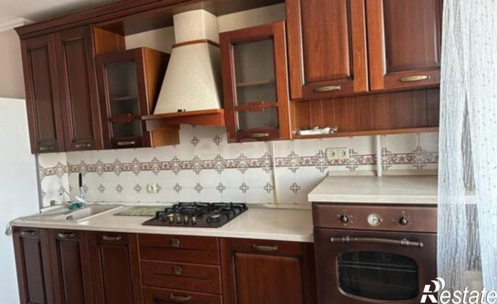 3-комн квартира улица 60 лет Октября, 37,  д. 37