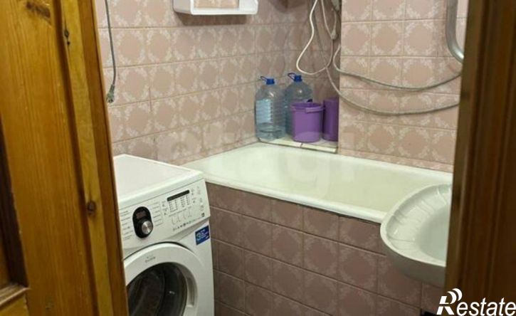 3-комн квартира улица 60 лет Октября, 37,  д. 37