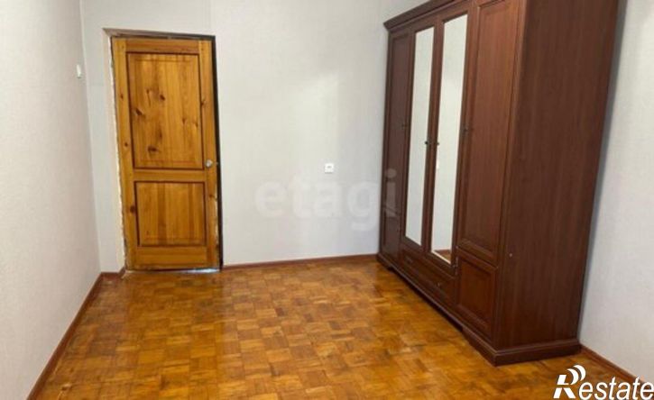 3-комн квартира улица 60 лет Октября, 37,  д. 37