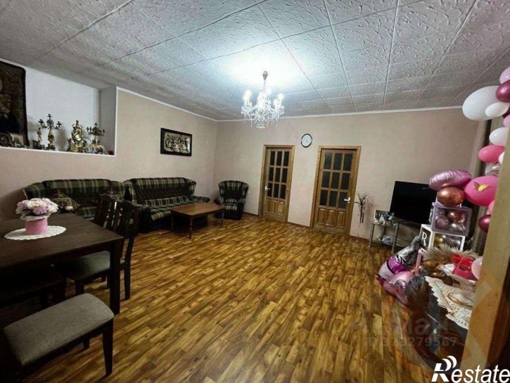 4-комн квартира Училищная улица, 8,  д. 8