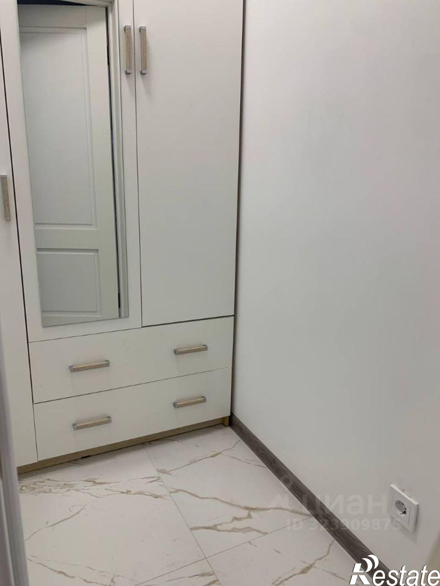 Сдать квартиру за 38 000 рублей на пр-кт Александра Суворова, 101