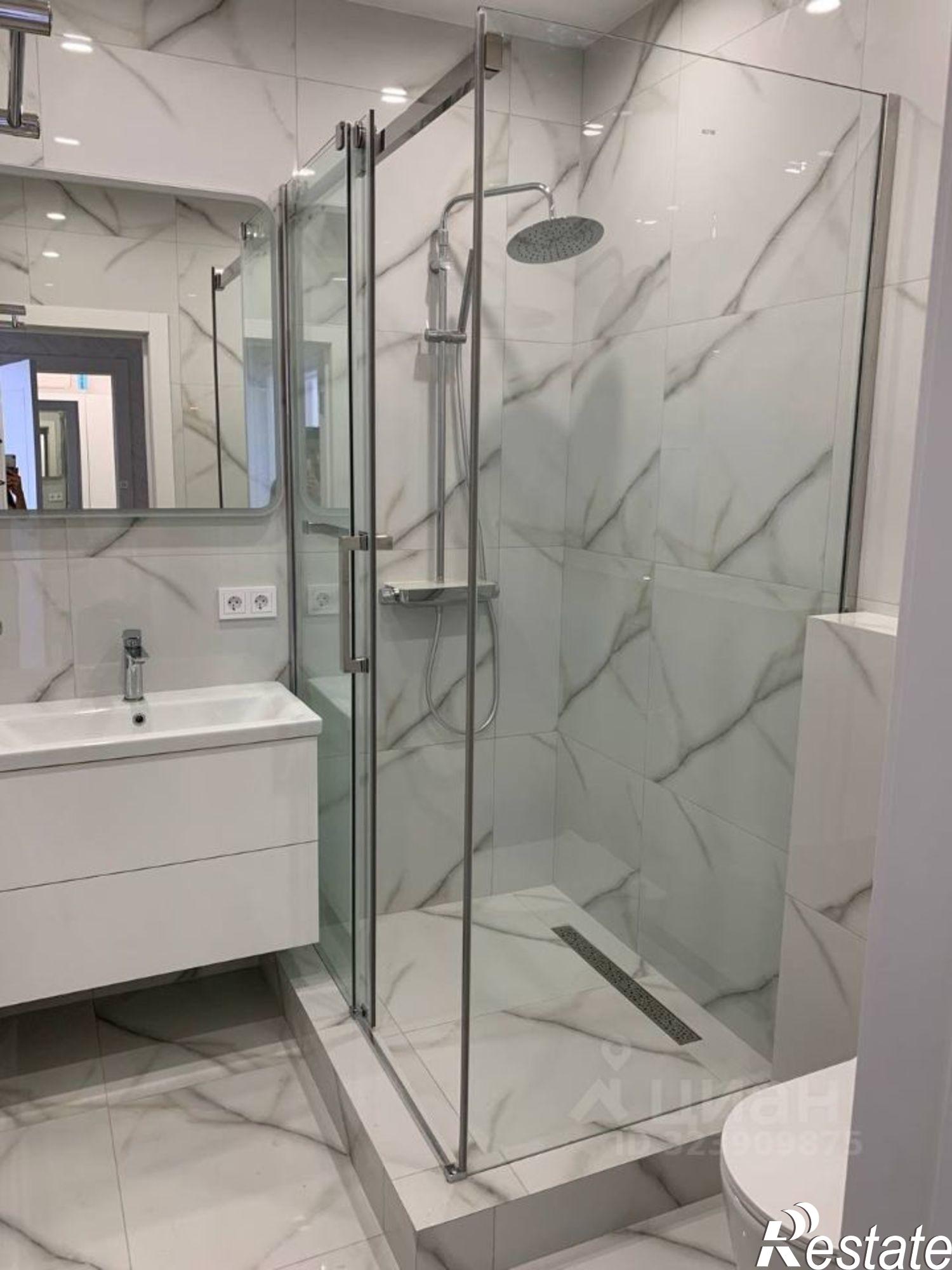 Сдать квартиру за 38 000 рублей на пр-кт Александра Суворова, 101