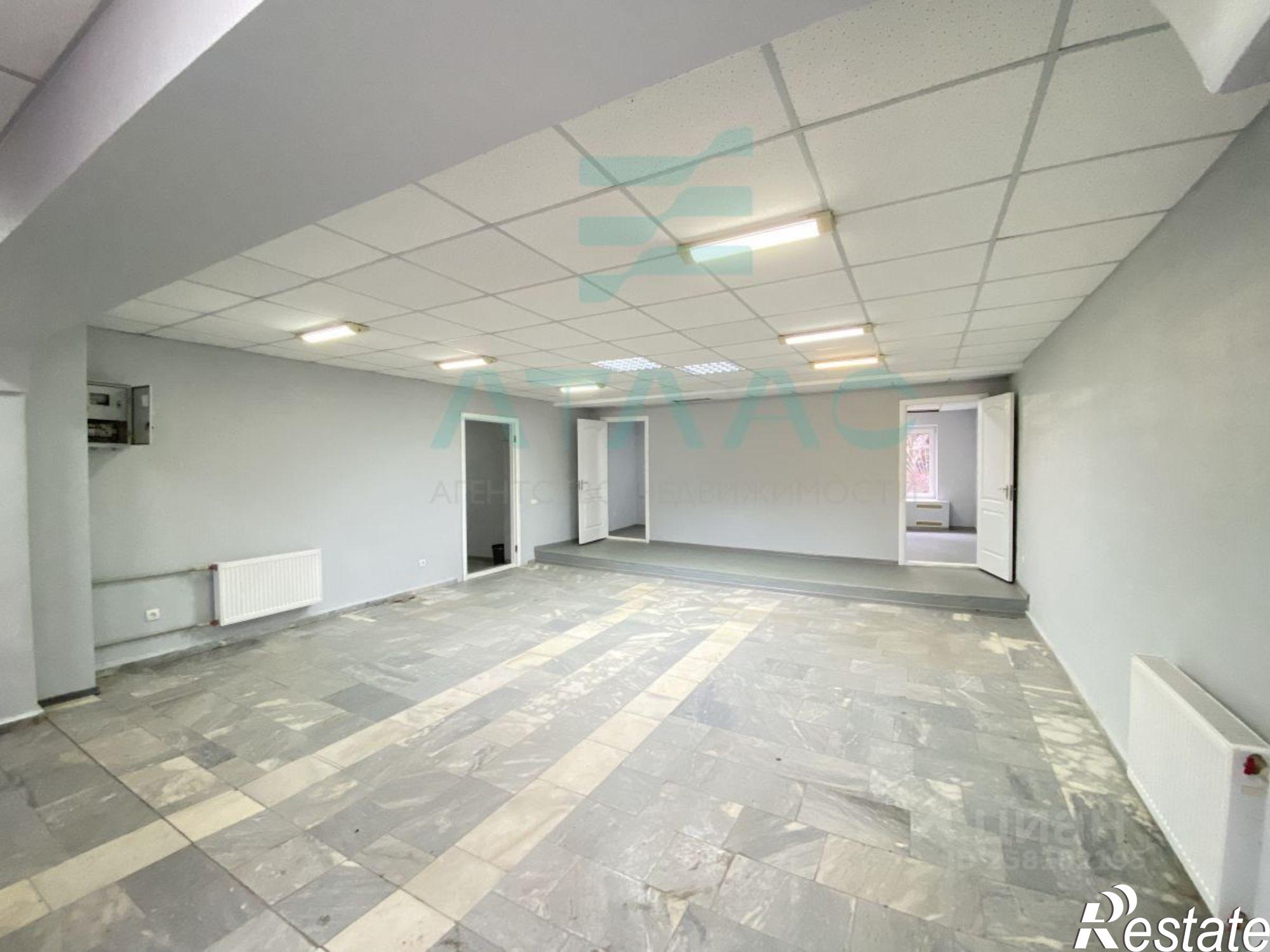 Купить торговое помещение за 15 000 100 рублей на улица Морозова, 13