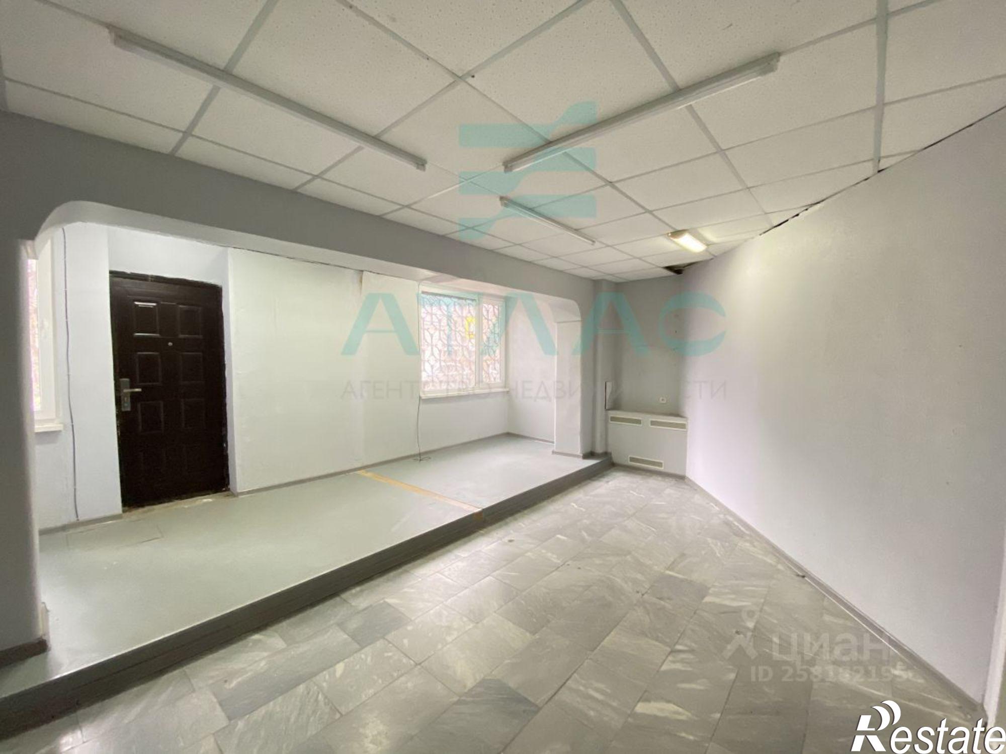 Купить торговое помещение за 15 000 100 рублей на улица Морозова, 13