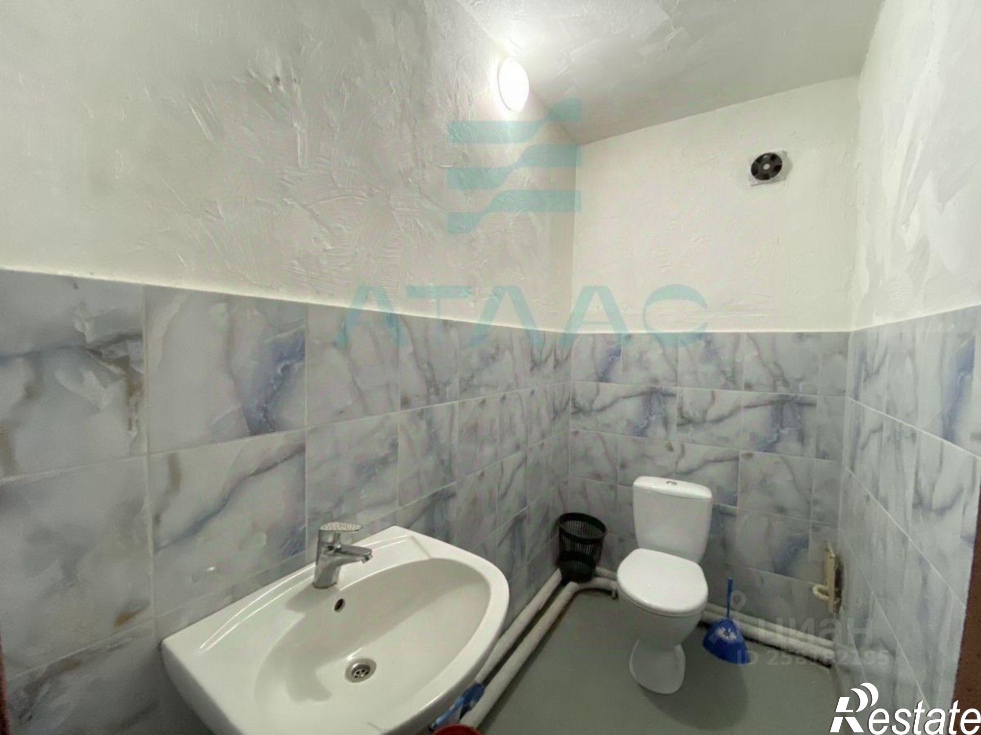 Купить торговое помещение за 15 000 100 рублей на улица Морозова, 13