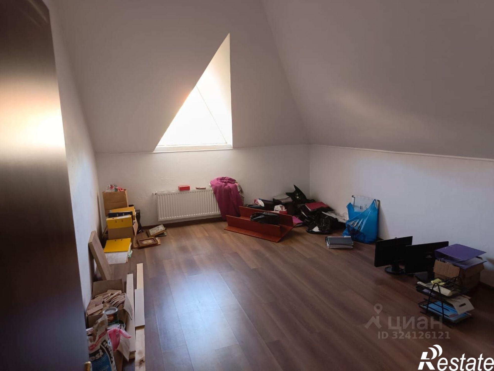 Купить квартиру за 15 000 000 рублей на Большевистская улица, 28/9