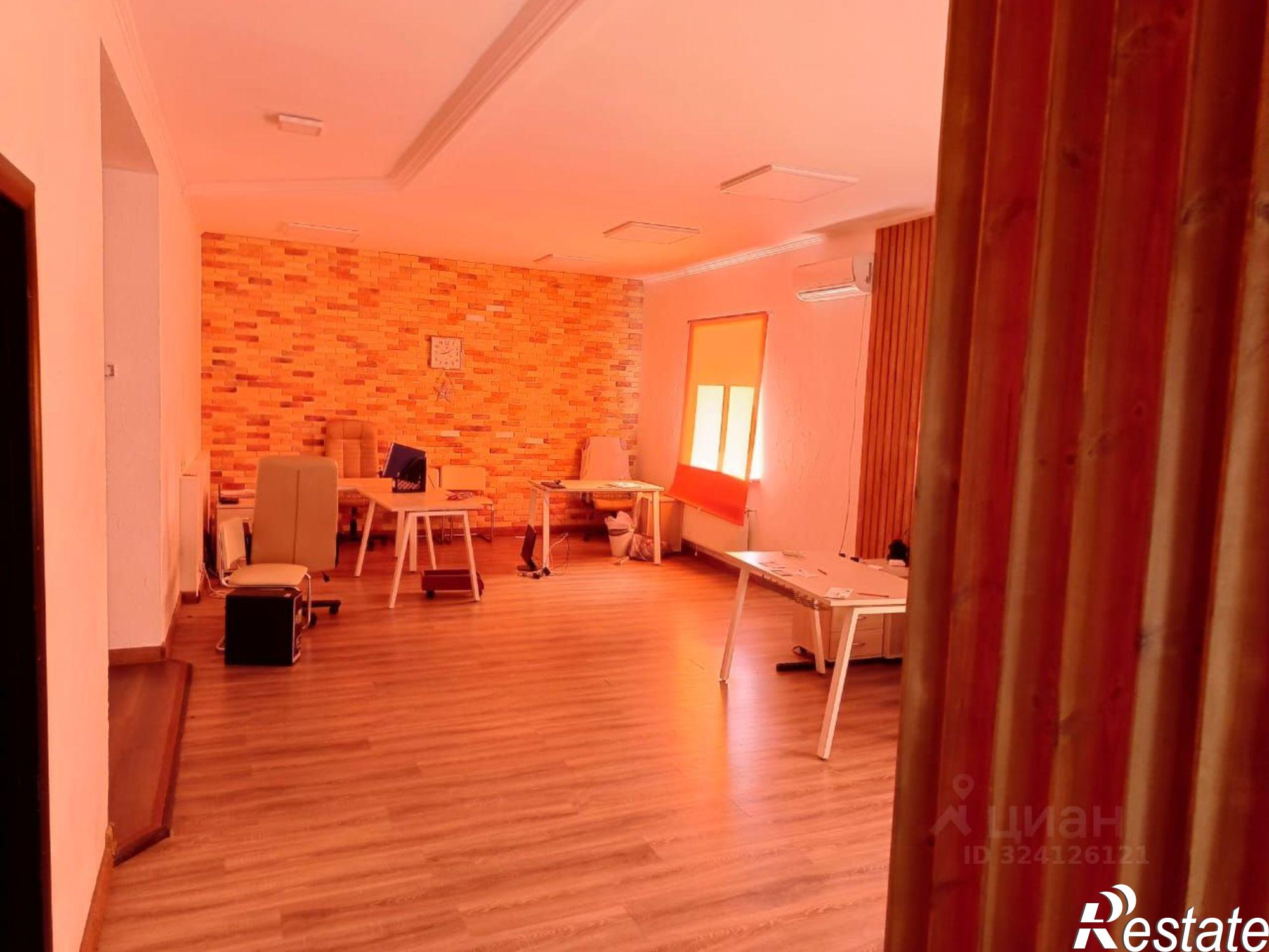 Купить квартиру за 15 000 000 рублей на Большевистская улица, 28/9