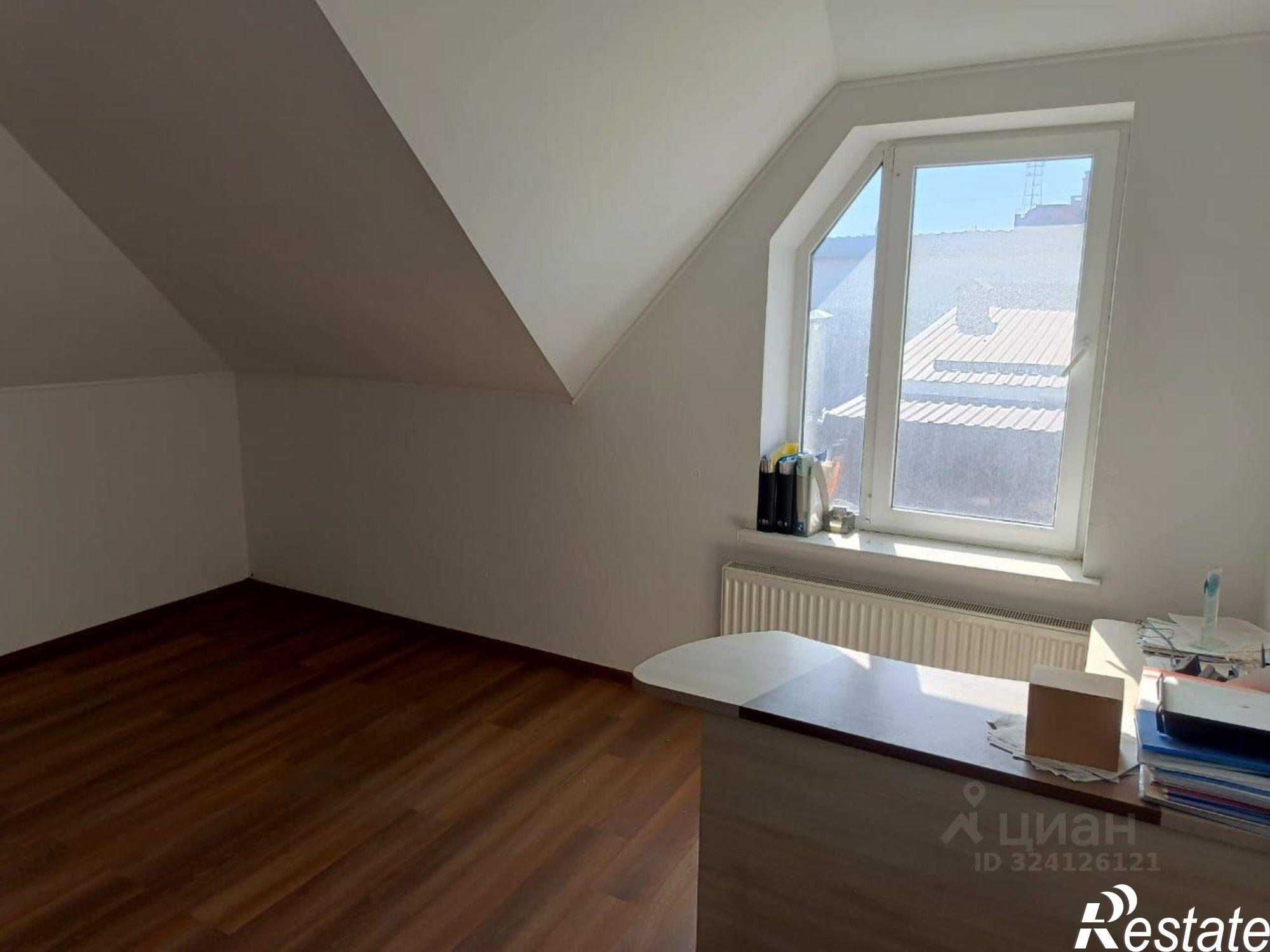 Купить квартиру за 15 000 000 рублей на Большевистская улица, 28/9