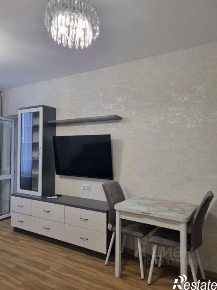 2-комн квартира пр-кт Александра Суворова, 13,  д. 13