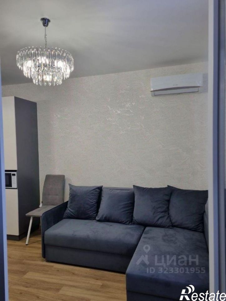 2-комн квартира пр-кт Александра Суворова, 13,  д. 13